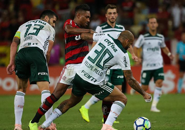 西班牙横扫捷克,锁定小组赛资格 西班牙横扫捷克,锁定小组赛资格