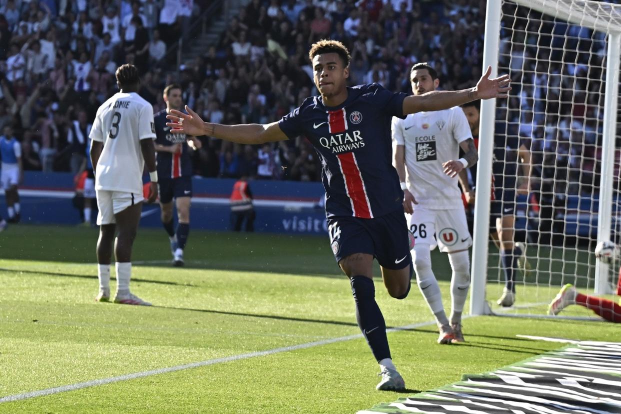 B体育体育app下载-包含巴黎圣日耳曼胜券在握,法甲夺冠前景备受瞩目!的词条