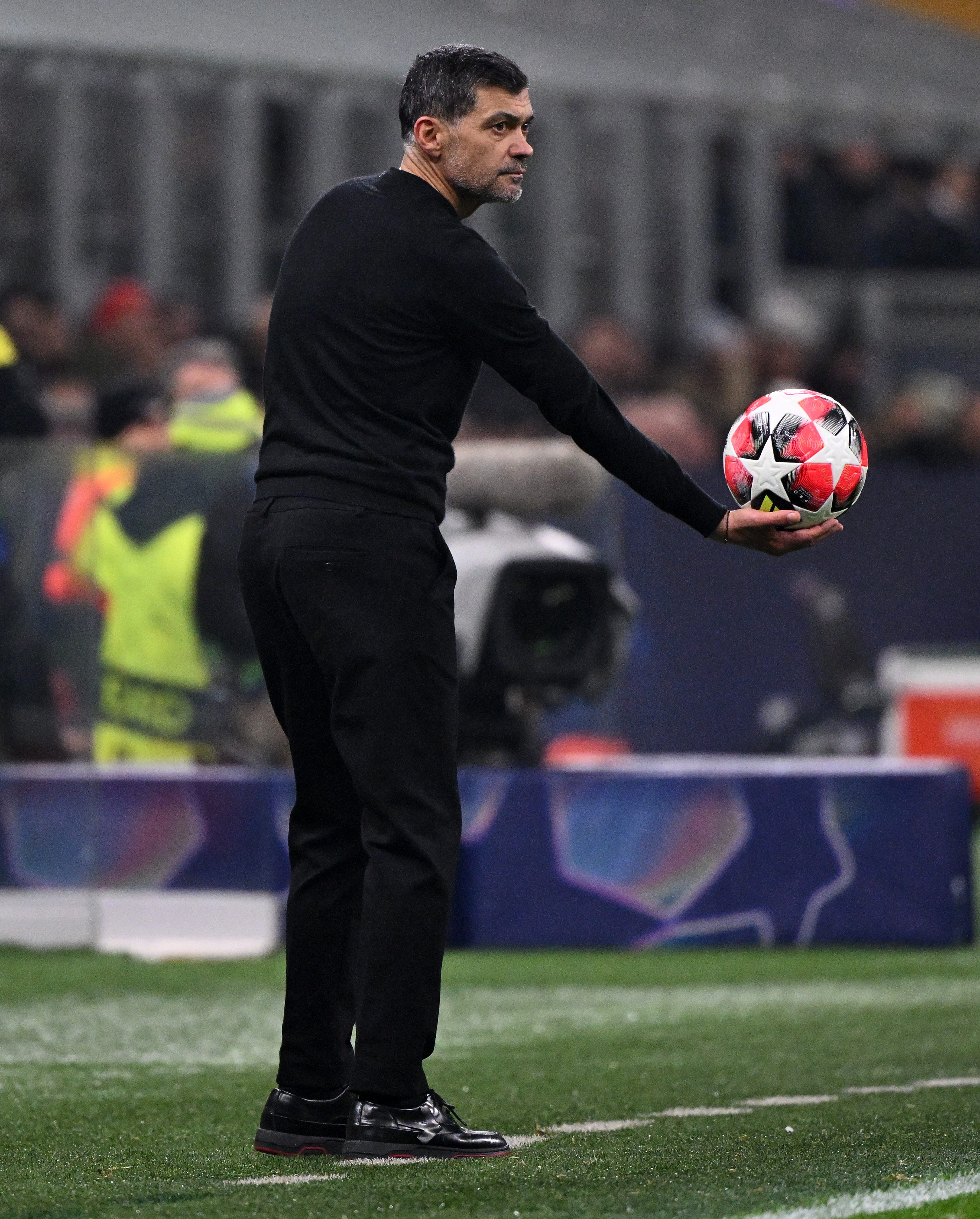 B体育体育娱乐-AC米兰连续三轮不胜,欧冠资格岌岌可危的简单介绍