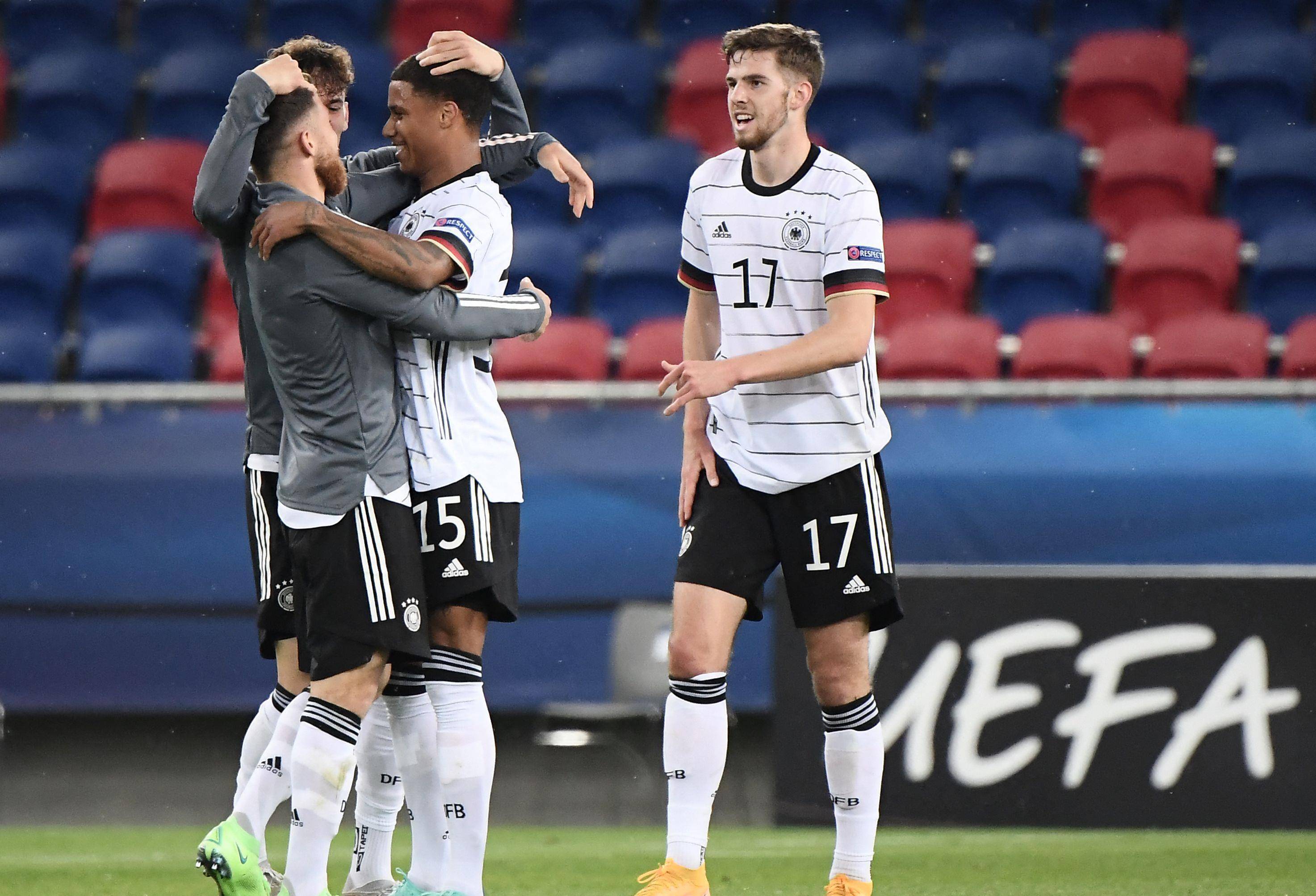 B体育体育网址-德国举重新星连夺冠军,实力暴涨尽显雄心的简单介绍