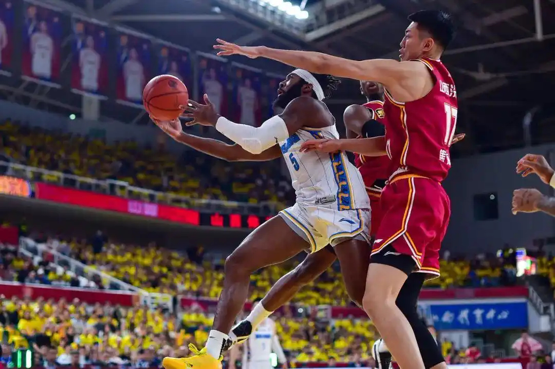 人客场战胜太阳,季后赛前景仍旧美好的简单介绍 人客场战胜太阳,季后赛前景仍旧美好的简单介绍