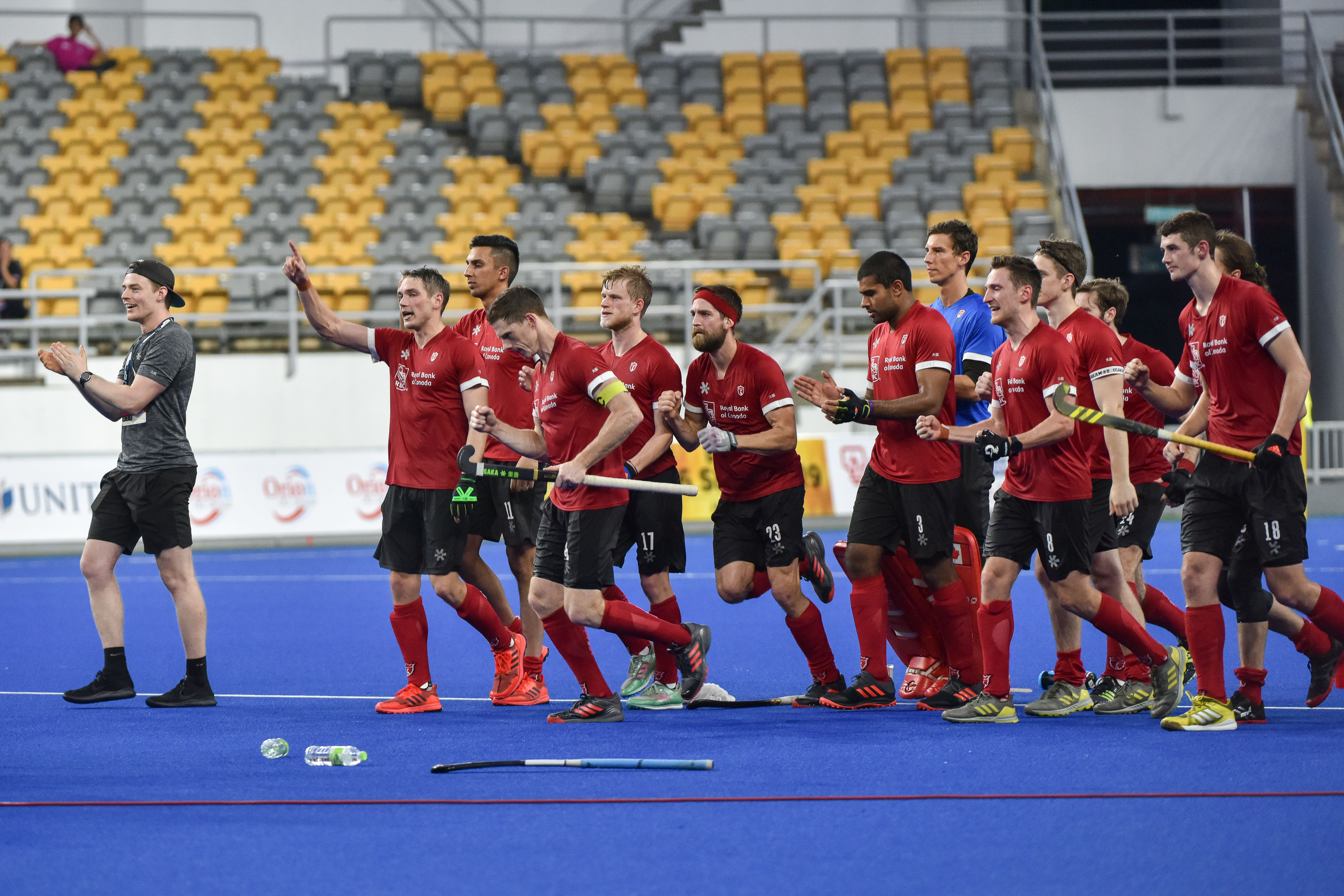 加拿大女子曲棍球队继续高歌猛进 加拿大女子曲棍球队继续高歌猛进