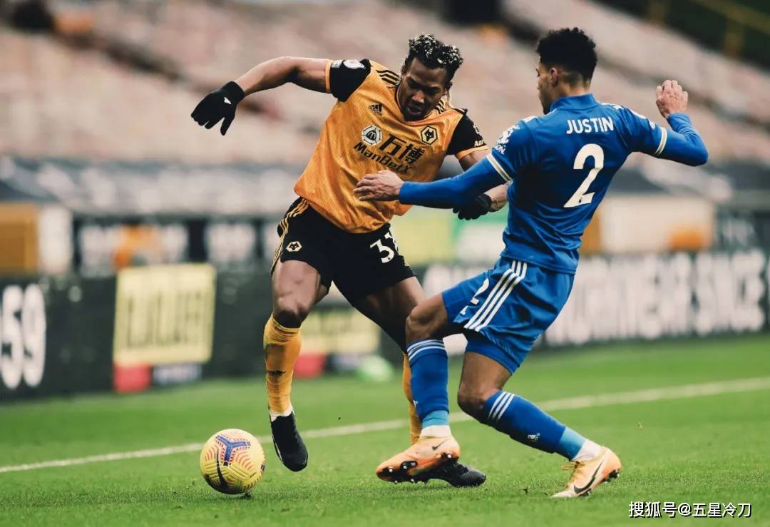 莱斯特城逼平狼队,双方激烈对抗 莱斯特城逼平狼队,双方激烈对抗