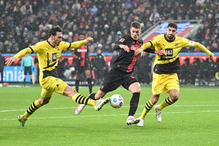 沙尔克04客场战胜勒沃库森，联赛保级形势仍存戏的简单介绍