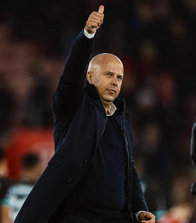 B体育体育竞技-利物浦门将表现神勇,助球队连克对手