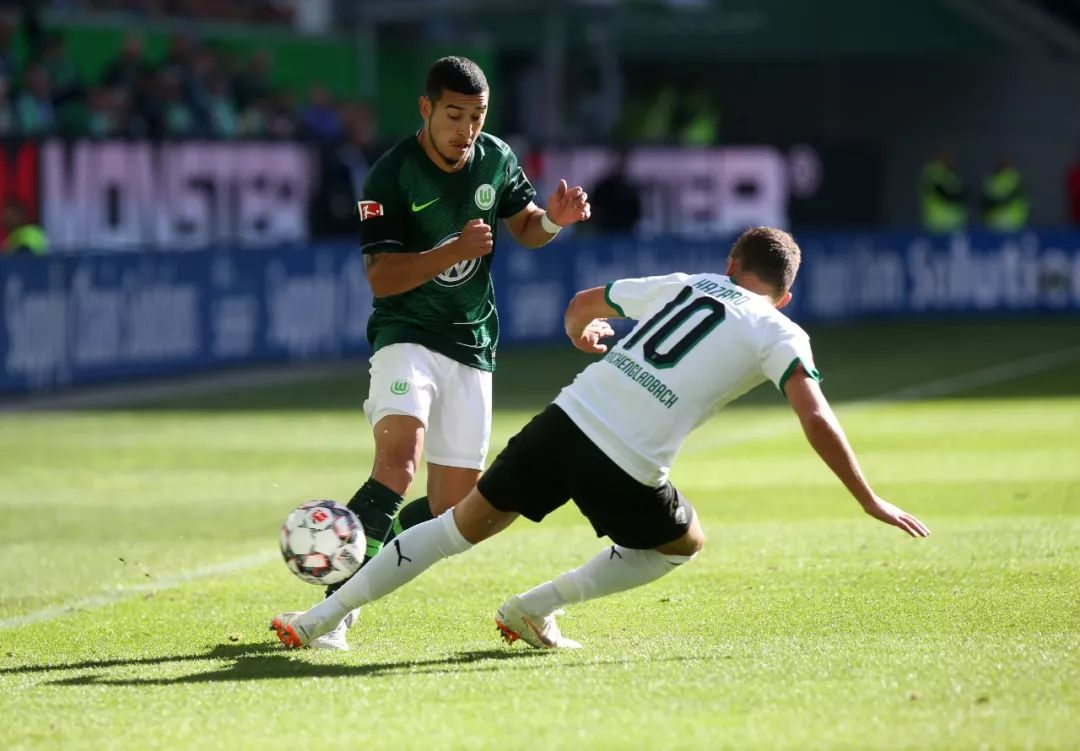 B体育体育娱乐-沙尔克球员互相鼓励,共同前行