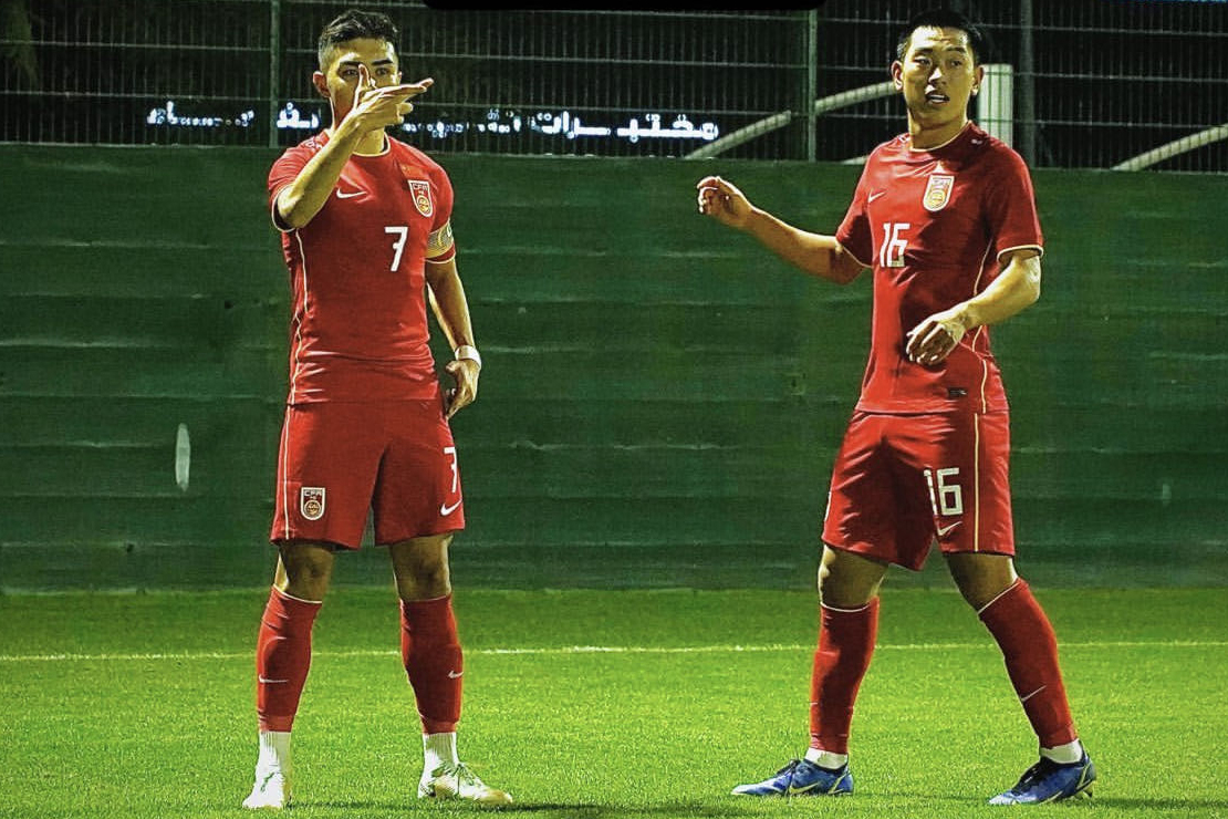 热那亚门将神扑救点球,帮助球队获胜 热那亚门将神扑救点球,帮助球队获胜