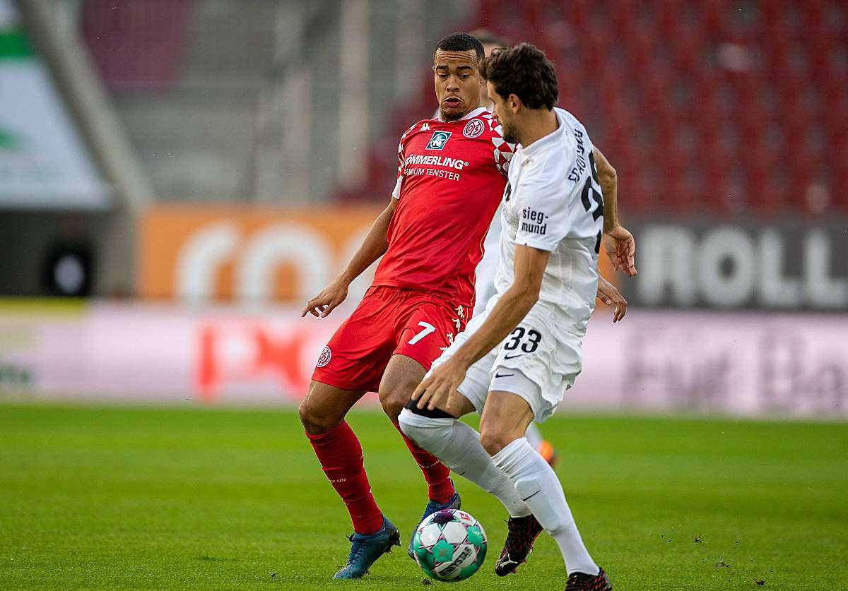 B体育体育活动-包含沃尔夫斯堡延续连胜，客场取得重要胜利的词条