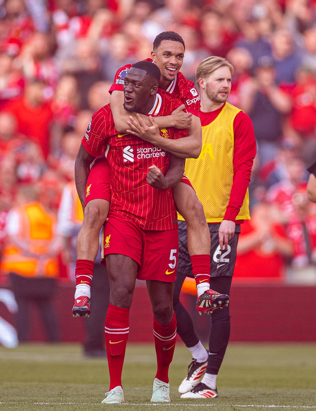 B体育体育app下载地址-关于英超最新伤病情况:利物浦迎回主力,热刺遭受双线重创,曼城有球员因伤报销的信息