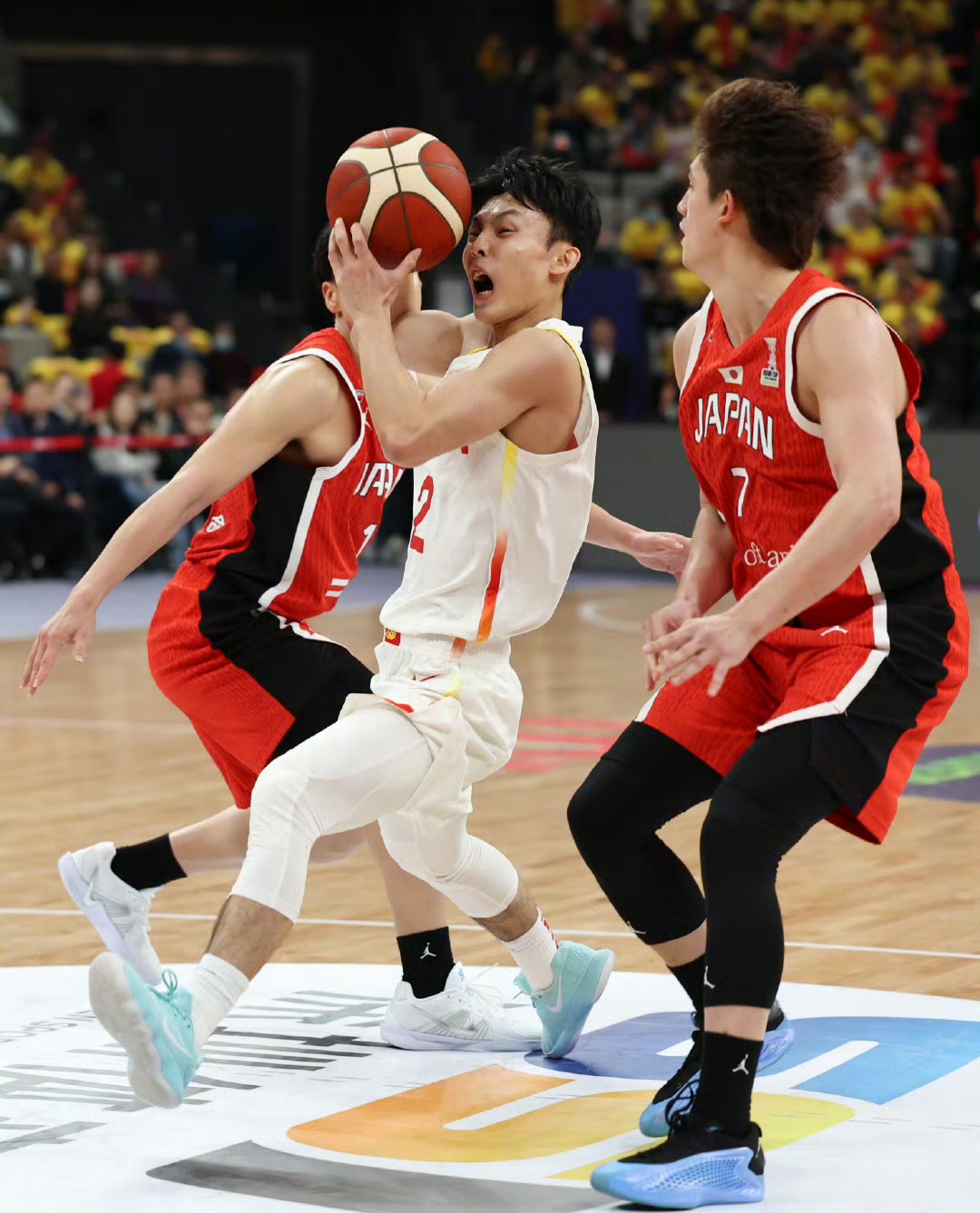 关于马刺队大将赛后称赞中国男篮团结拼搏精神，期待再次交手的信息