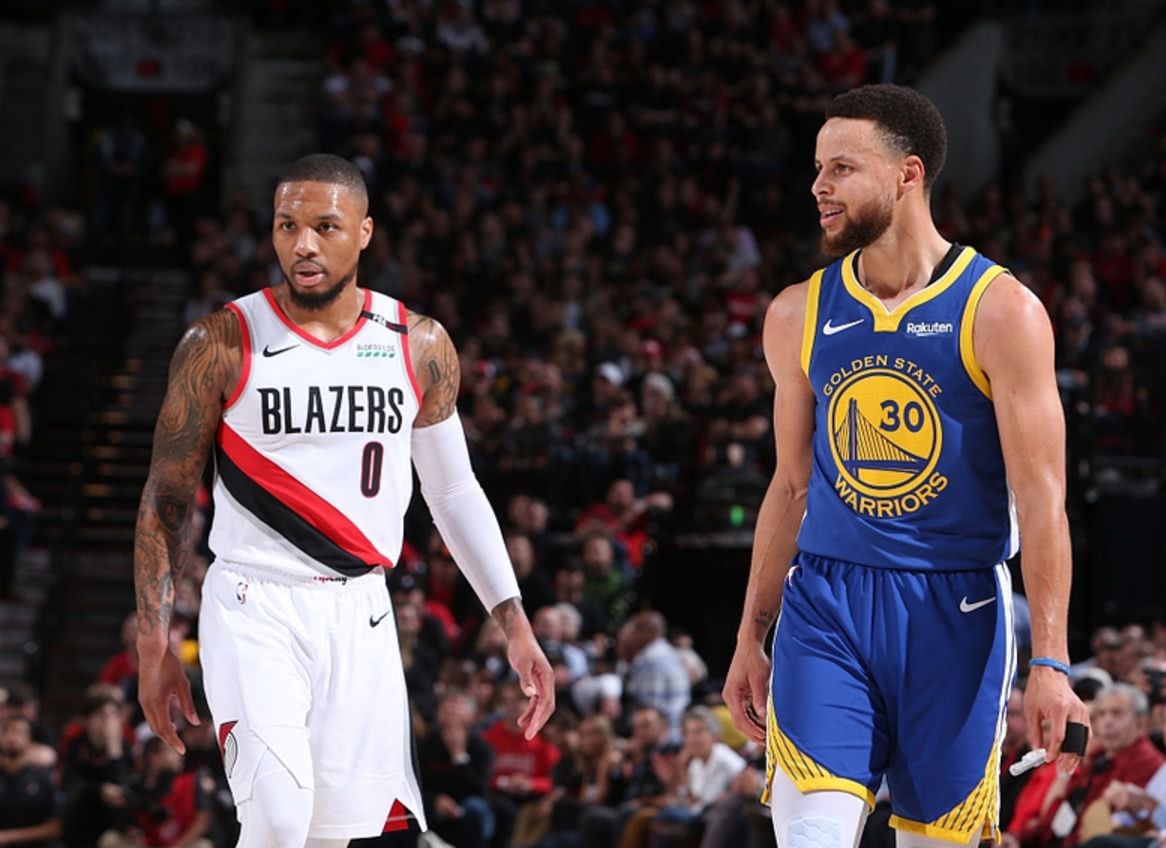 B体育体育app-开拓者队凭借团队默契逆转对手晋级