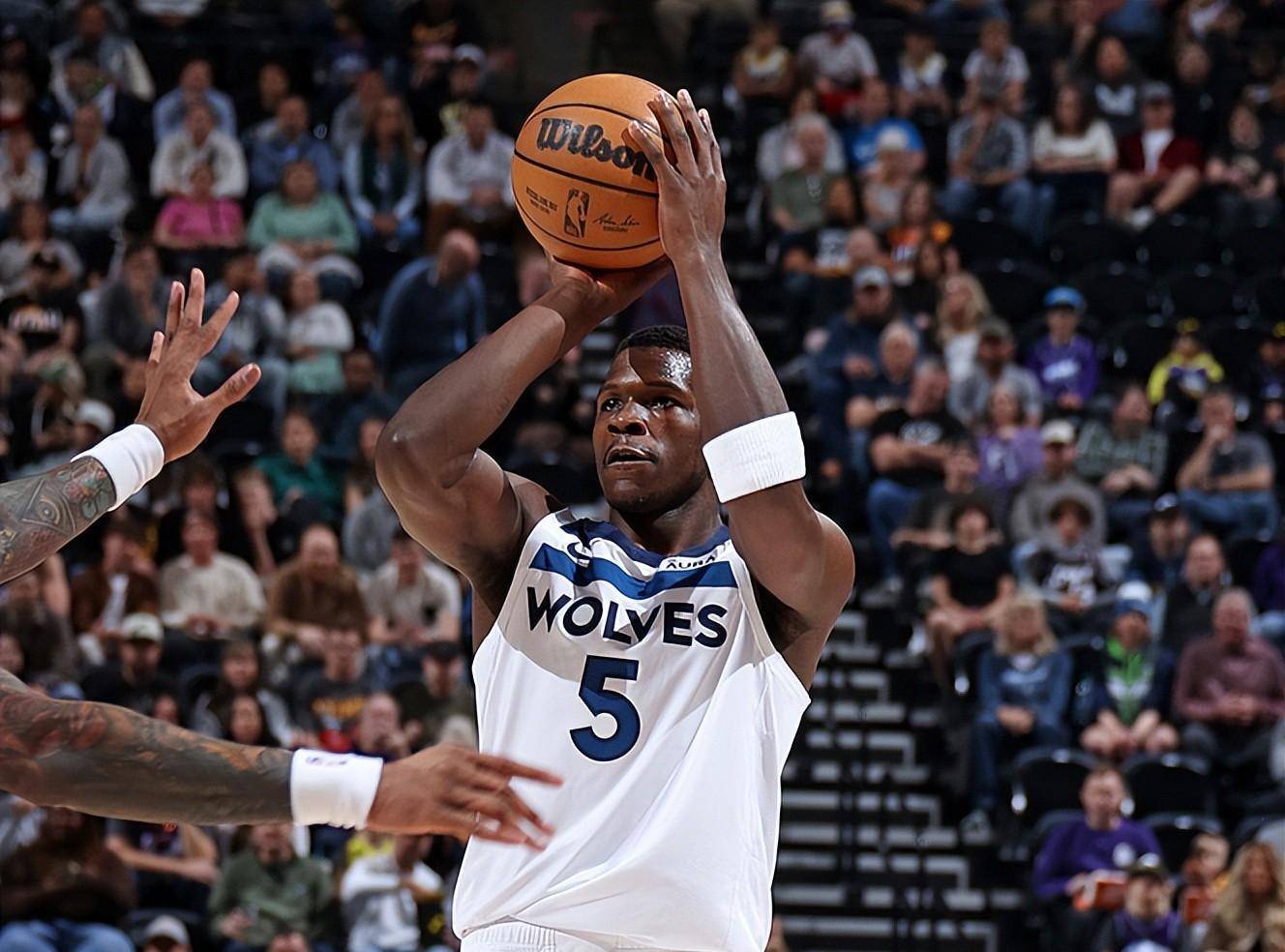 爵士逆转掘金，全队士气高昂