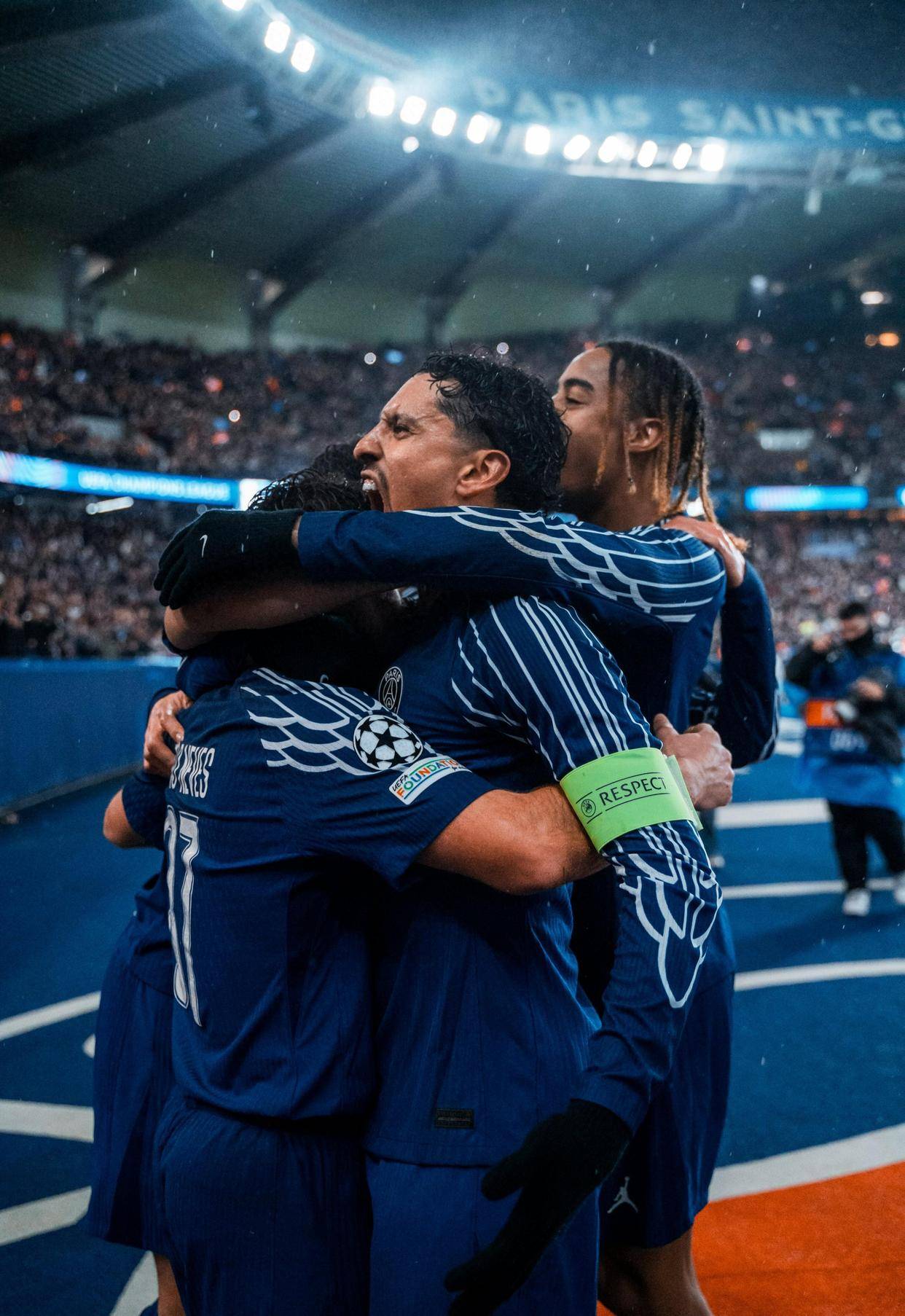 巴黎圣日耳曼队再度斩获胜利,稳坐次席 巴黎圣日耳曼队再度斩获胜利,稳坐次席