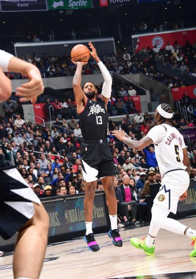 B体育体育app下载地址-鹈鹕客场惨败，猛龙轻松取胜