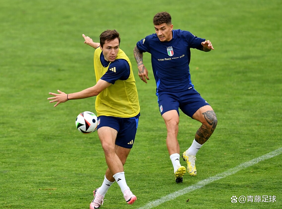意大利足球队在友谊赛中展现实力